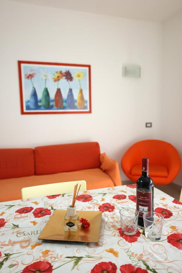 We Home - Palestrina17 - Riccione Sul Mare Exterior foto